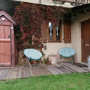Appartement En Rez De Chaussee, Avec Jardin Partage., Vars (Hautes-Alpes)
